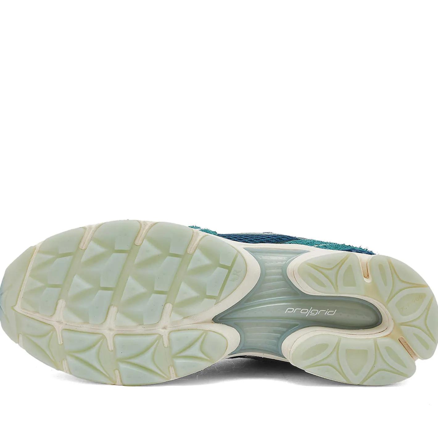 END. X ProGrid Triumph 4|Saucony Outlet