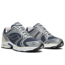 ProGrid Triumph 4 Fabricated Future|Saucony Clearance